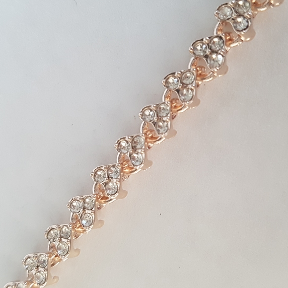 Cristal Gold Hearts Bracelet (7.5" Length) - Picture 7 of 10